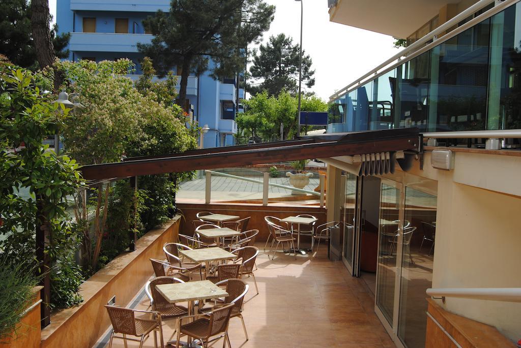 Hotel Bamar Pinarella Exterior foto